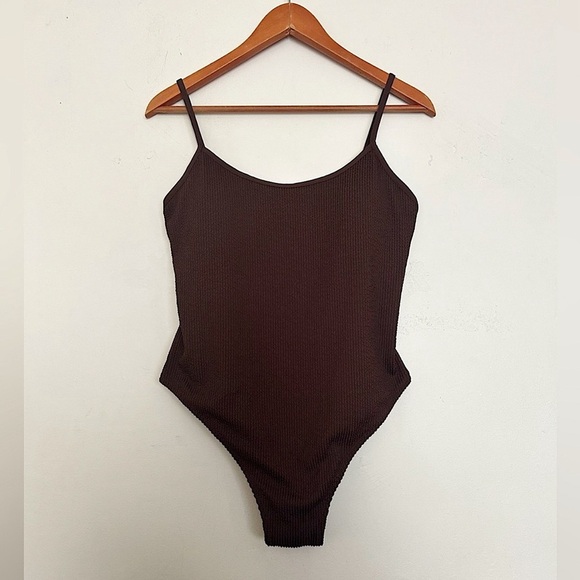 H&M  crinkle texture high leg swimsuit - Picture 1 of 5